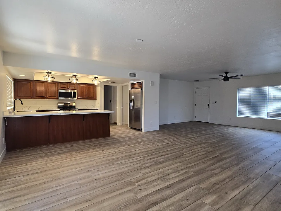 3137 W Wescott Dr