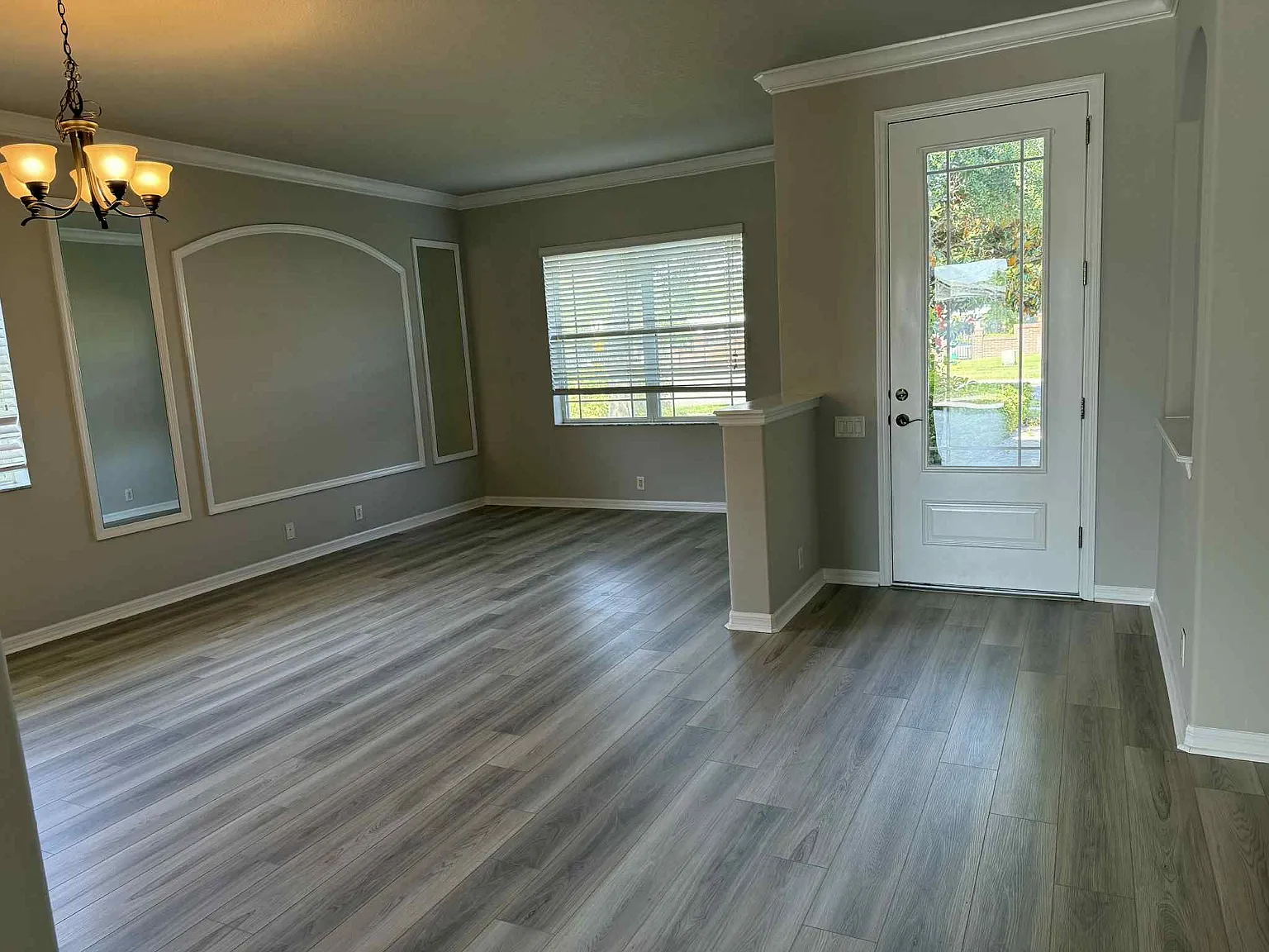 3 bed, 1966 sqft, $2,000 — Photo 2