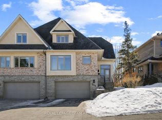 224 Knudson Dr, Ottawa, ON K2K 2N7