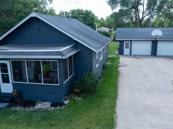 630 Stockwell St, Chamberlain, SD 57370
