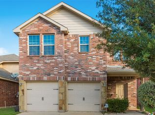 5753 Maui Dr, Fort Worth, TX 76119