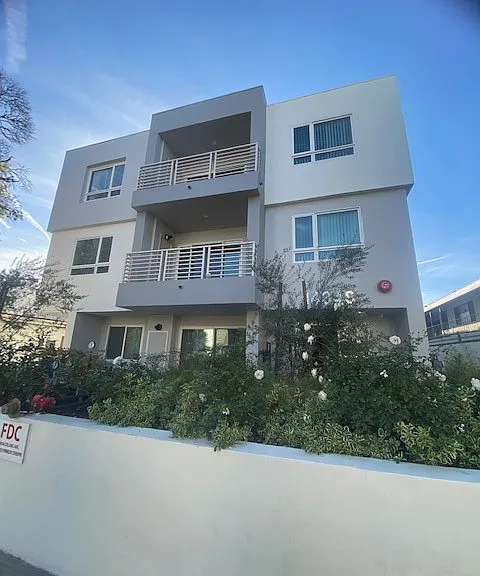 14848 Delano St #202 — Photo 8