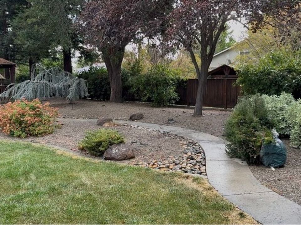 2nd image of 737 Vivian Dr