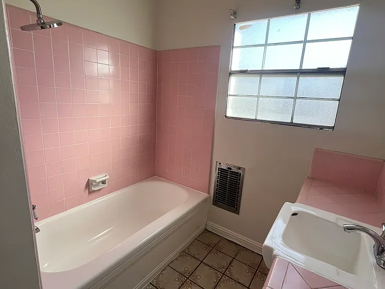 7507 Sepulveda — Photo 14