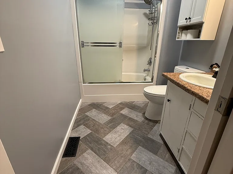 923 S 21st Ave — Photo 30