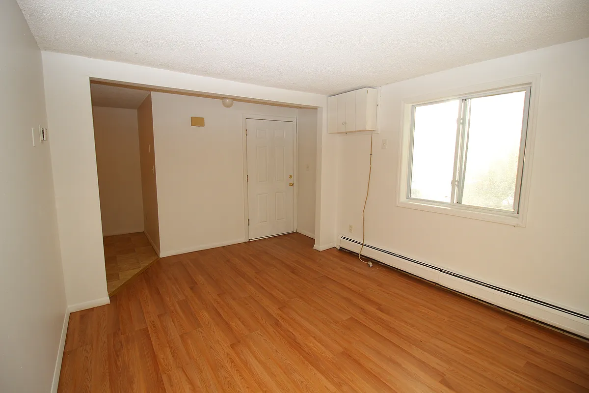Building Photo - 162 Miller Rd #3C