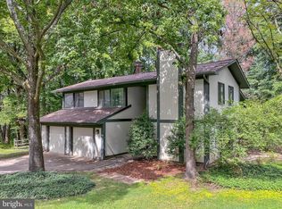 2412 Andorra Pl, Reston, VA 20191