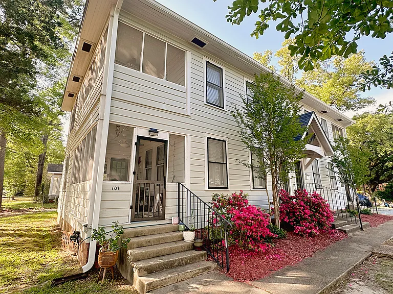 105 Russell Ct #105 — Photo 26