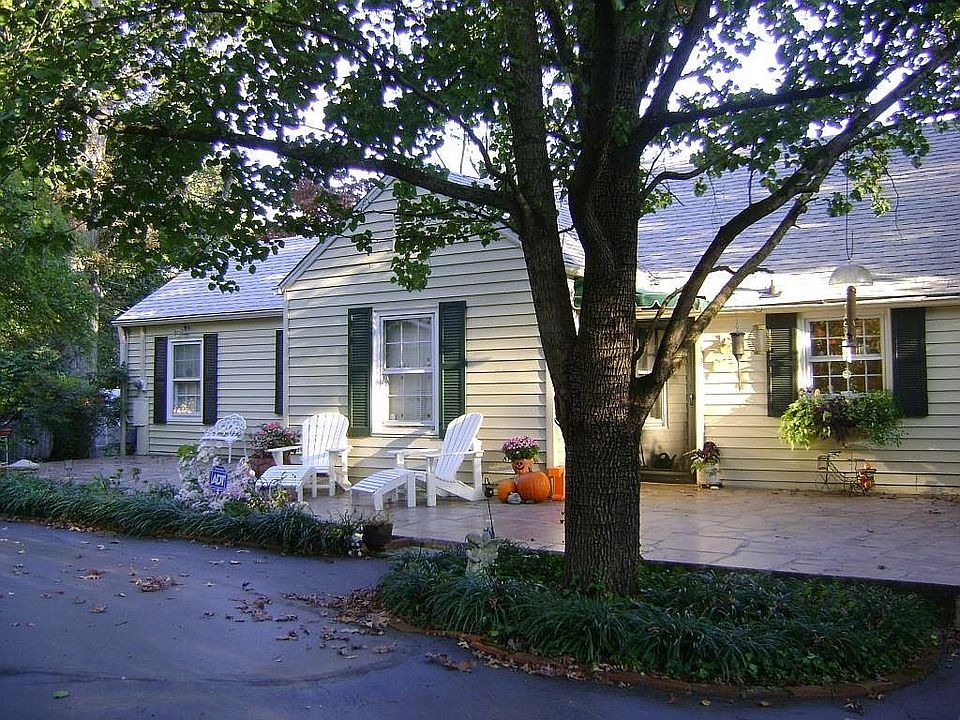 1st image of 5119 Green Valley Dr