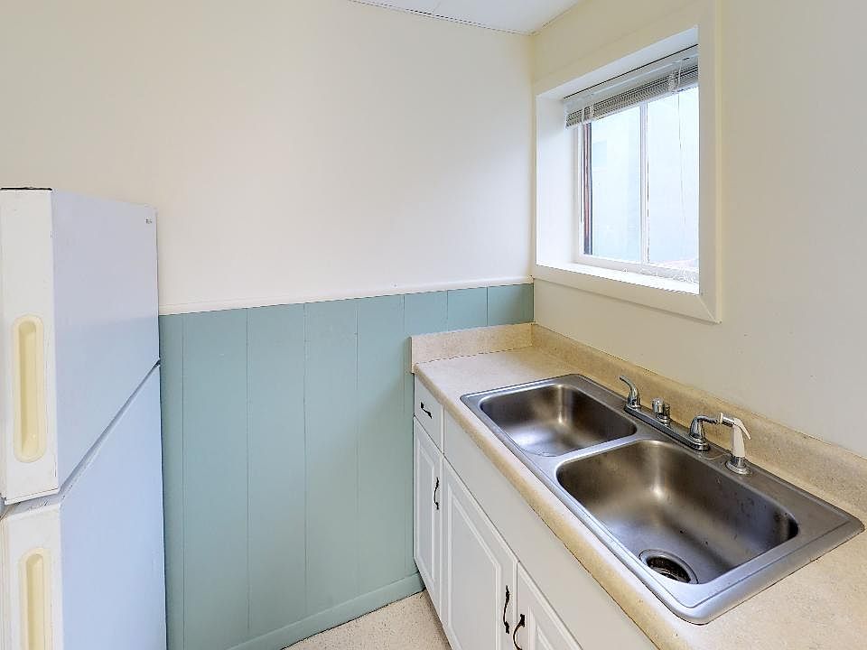 2nd image of 112 S Main St APT 7