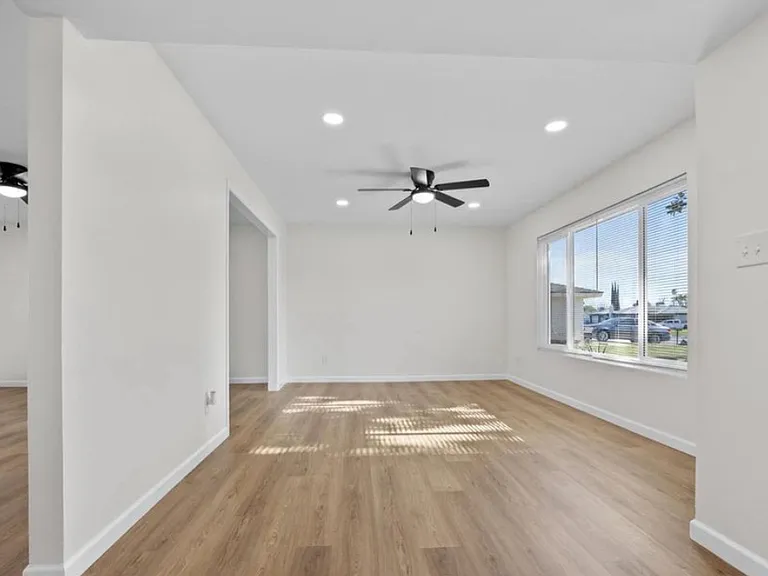 3008 Whitley Dr — Photo 3