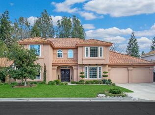 839 E Country View Cir, Fresno, CA 93730