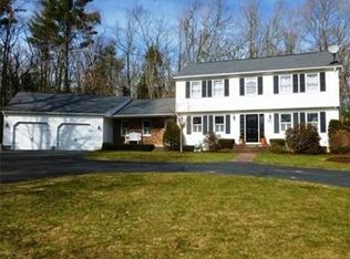 97 Scantic Rd, Hampden, MA 01036