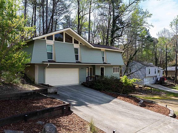 3rd image of 2435 Wine Ridge Dr