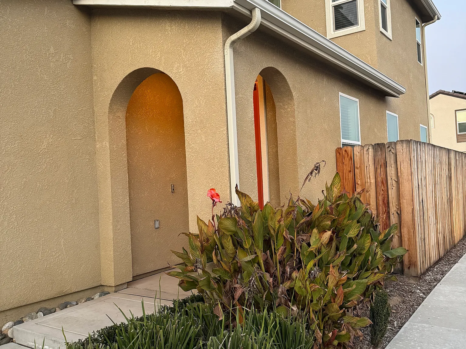 3 bed, 1421 sqft, $2,550 — Photo 1