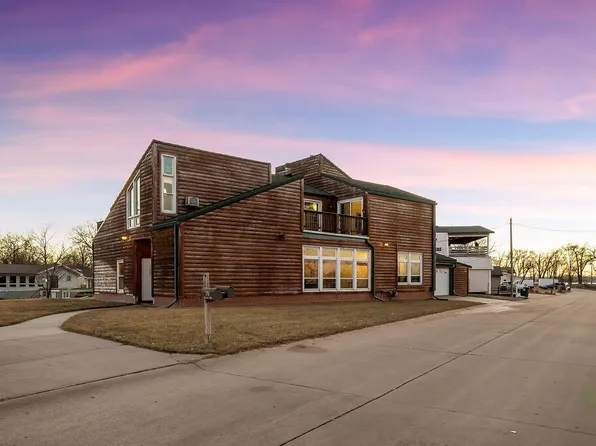 79 Lakewood Villa St, Council Bluffs, IA 51501