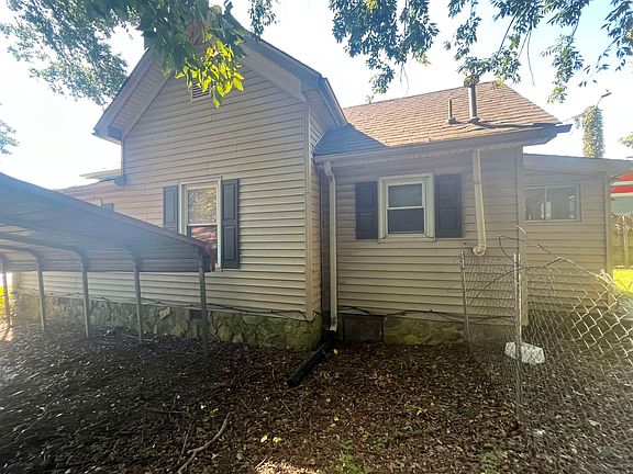2nd image of 115 N Logan St