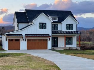 118 Mavrick Dr, Mills River, NC 28759