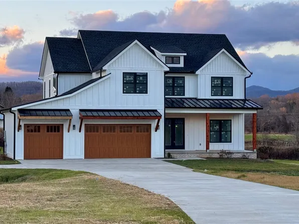 118 Mavrick Dr, Mills River, NC 28759