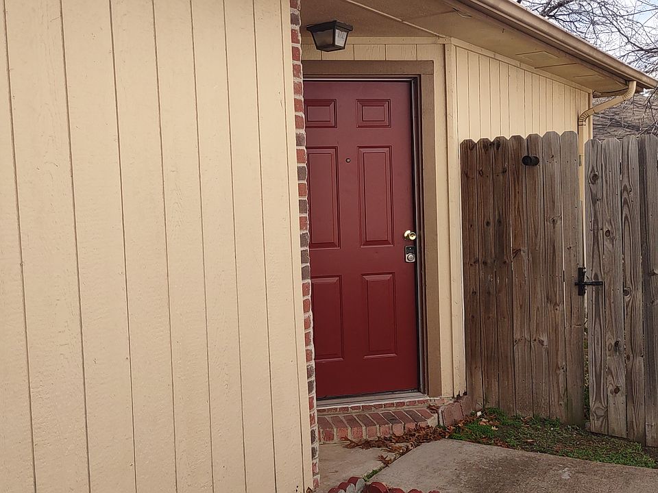 2nd image of 5203 Wyndham Ct