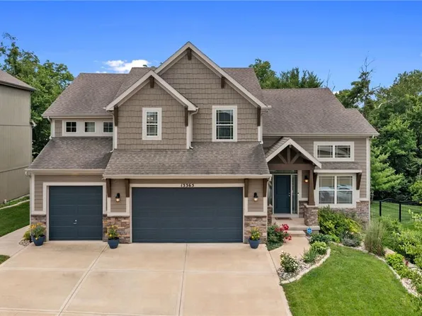 13365 NW 72nd St, Parkville, MO 64152