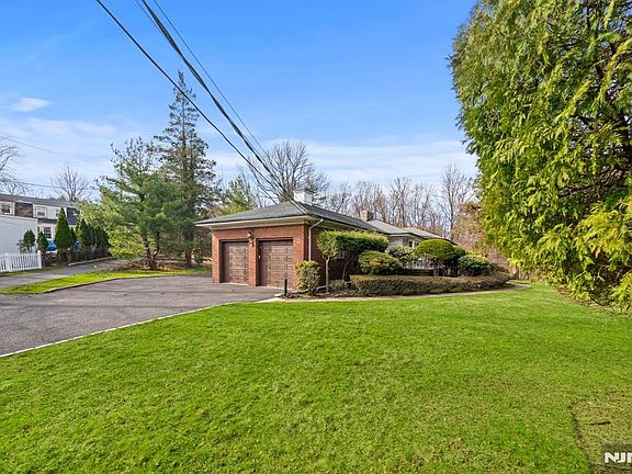 5th image of 35 Old Dock Rd