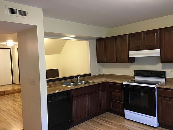 3rd image of 2732 Prairieview Ln S #2732