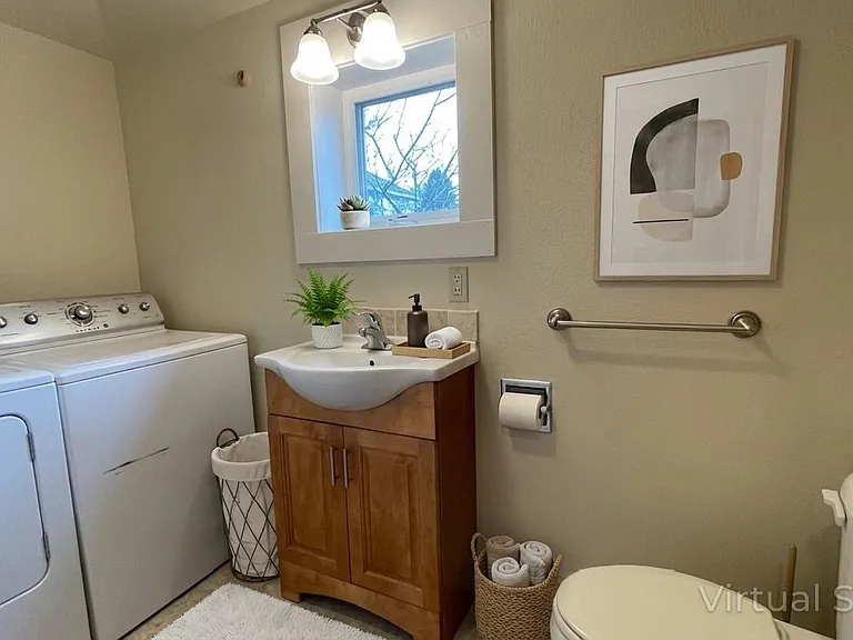 106 Pearl Ave SE — Photo 7