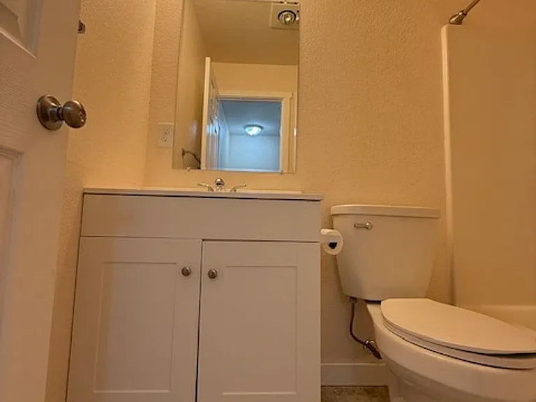3208 Hoyt AVE Everett, WA 98021 — Photo 12