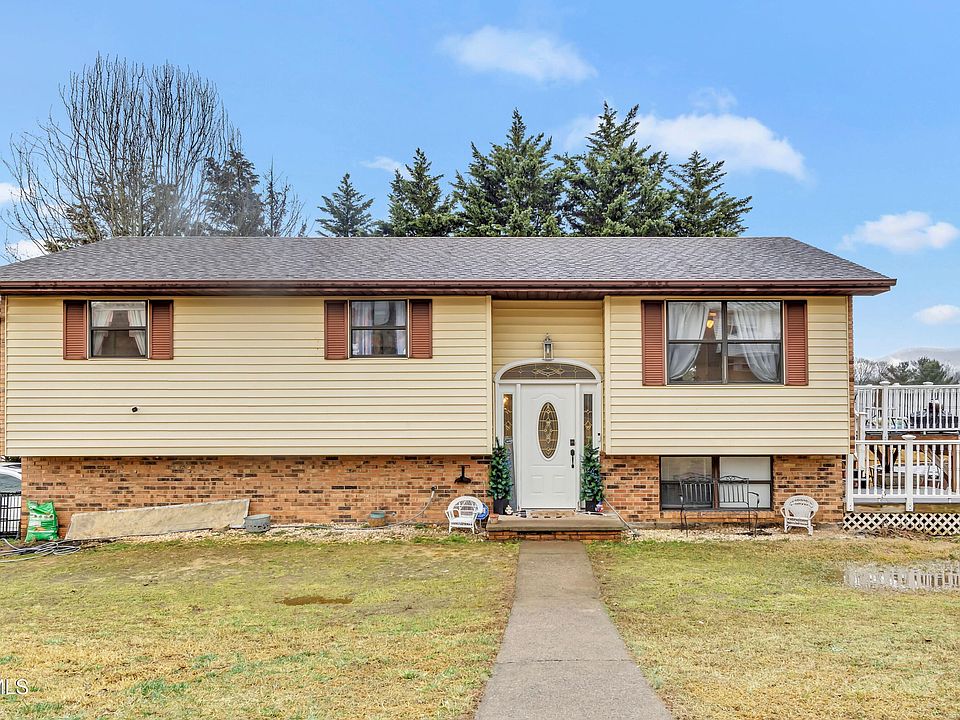 1st image of 935 Ragle St