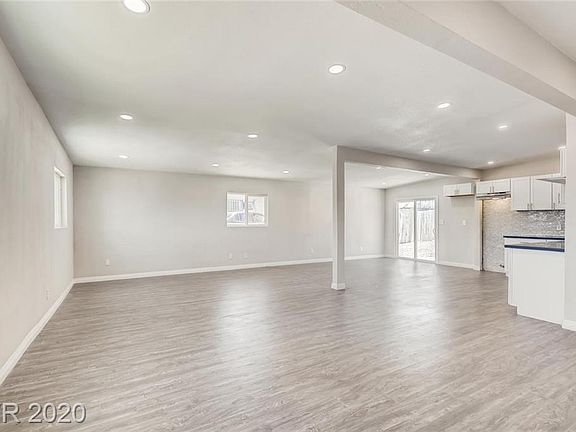 5th image of 3692 Lanai Ave
