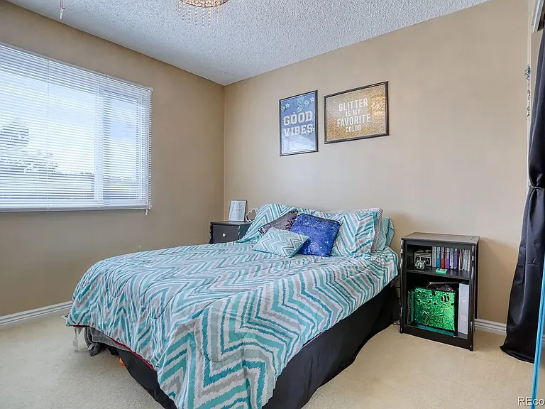 881 S Chestnut St — Photo 10
