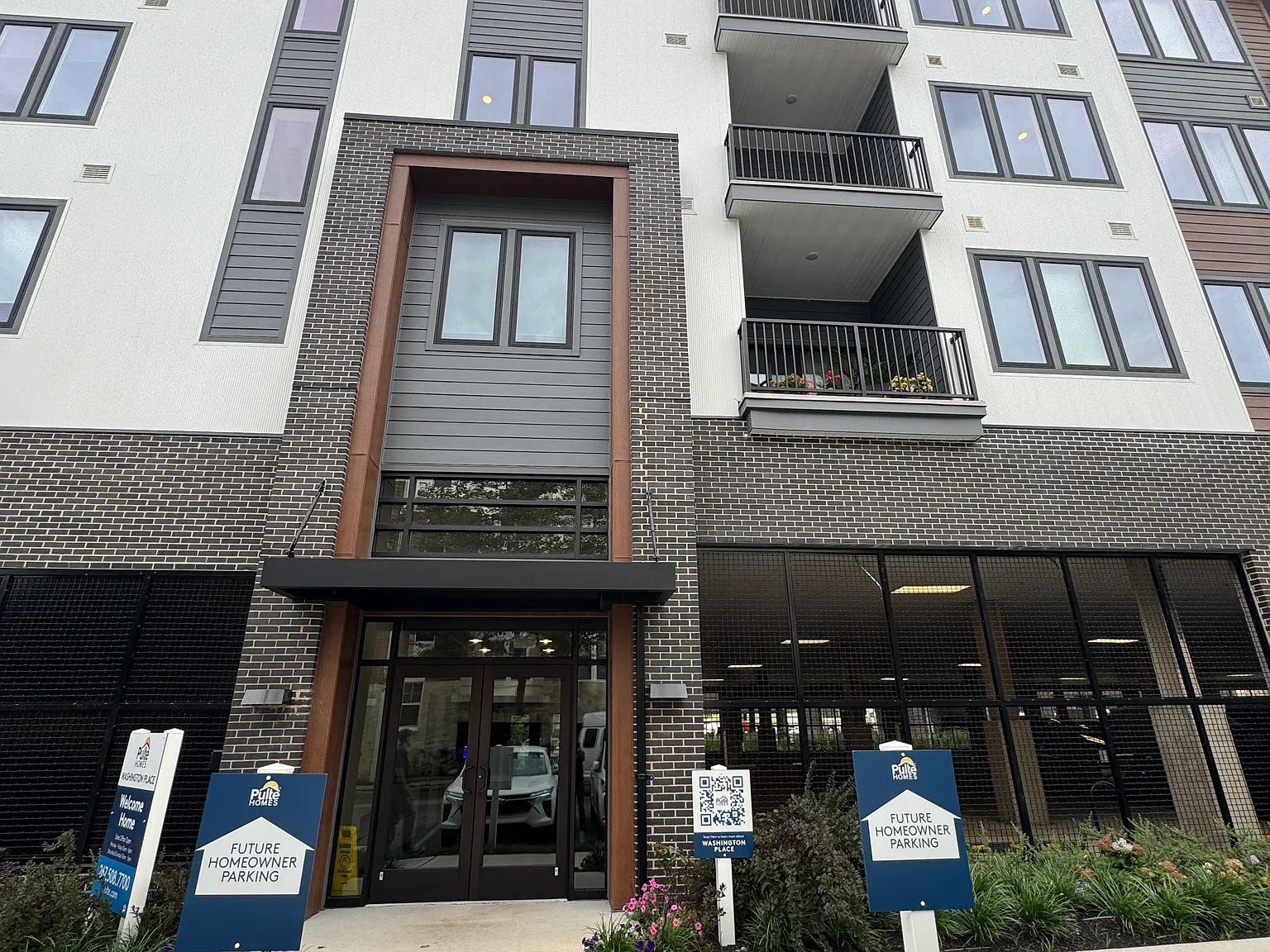 2 bed, 1371 sqft, $3,500 — Photo 4