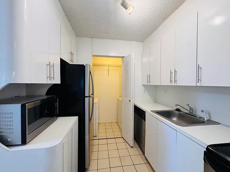 20681 NE 4th Pl #105 — Photo 15