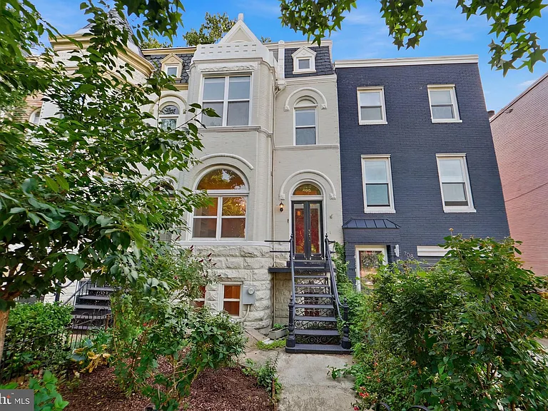 706 12th St NE — Photo 43