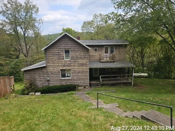 838 State Rd, Johnsonburg, PA 15845