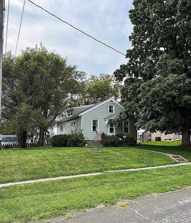 1st image of 801 Avalon St