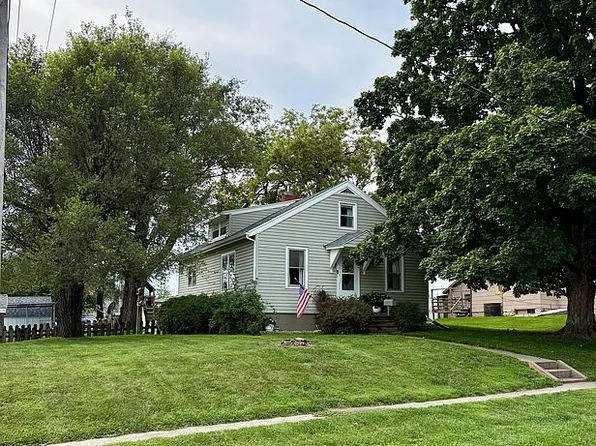 801 Avalon St, Trenton, MO 64683