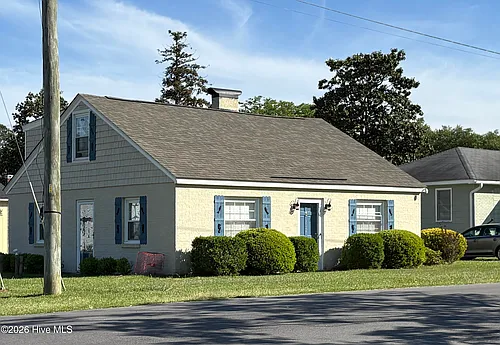 302 N Shores Rd Photo 1