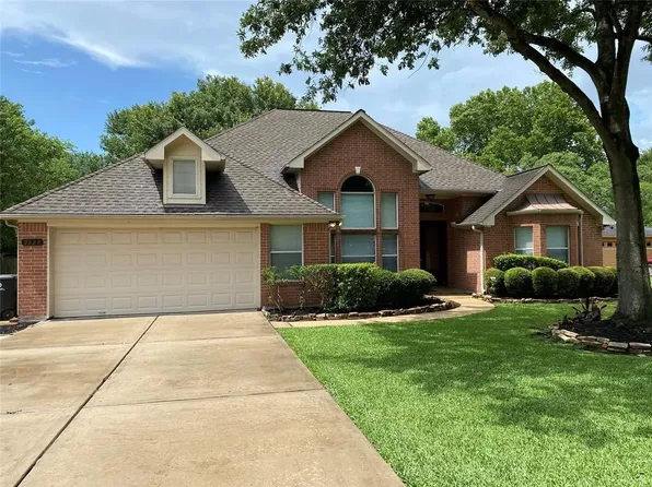 9228 Vogue Ln, Houston, TX 77080