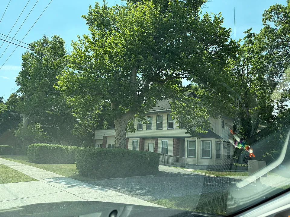 551 Irving Ave #A-B