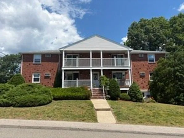 10 Zabriskie Dr APT E, Newburyport, MA 01950