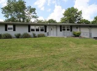 4773 Ambs Rd, Saint Louis, MO 63128