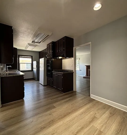 417 N Citrus St — Photo 13