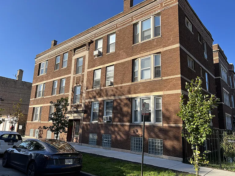 4038 W Dickens Ave #G — Photo 1