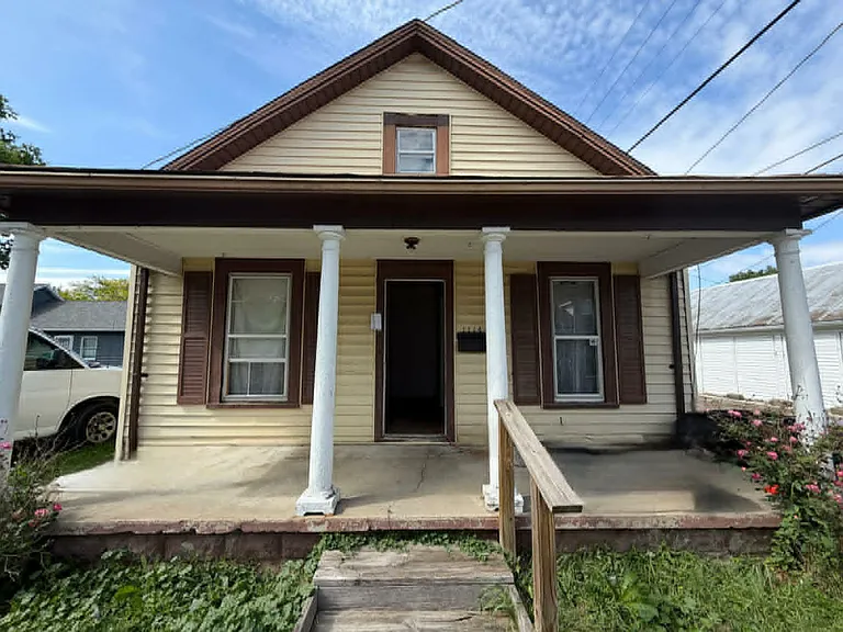1114 Vine St — Photo 1