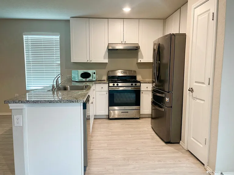 914 Albatross Way — Photo 7