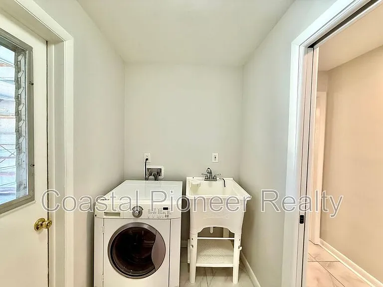 14903 Imperial Point Dr N — Photo 32