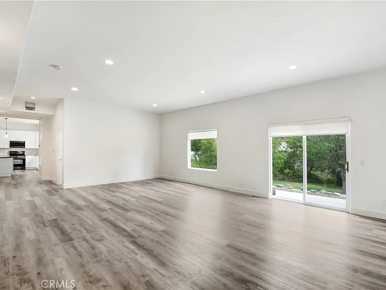 821 Melody Ln — Photo 5