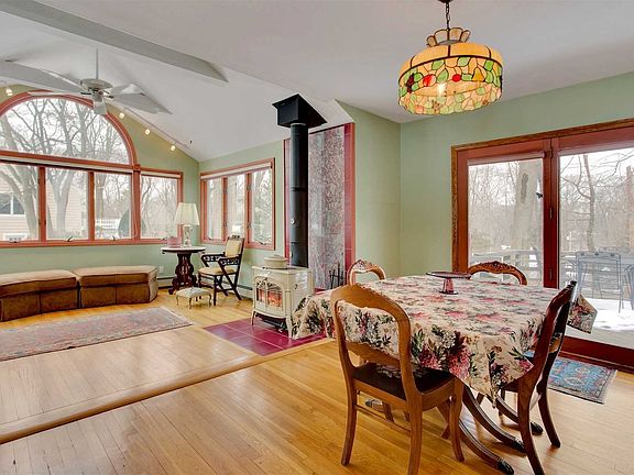 4th image of 23 Whitehall Dr